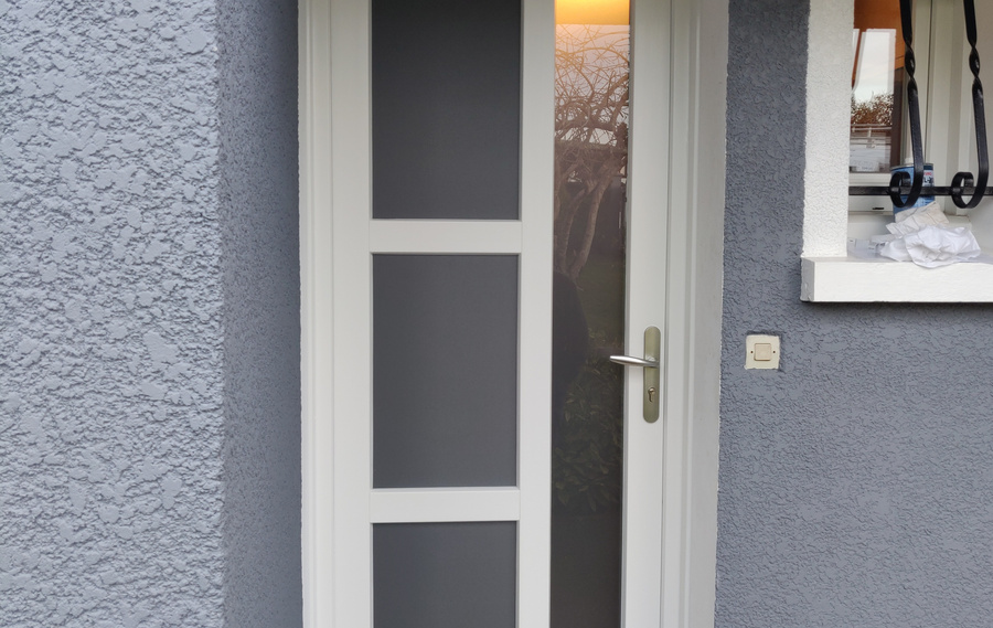 Notre gamme de portes d'entr&eacute;e en PVC CLASSIQUE et PVC CONTEMPORAINE &agrave;&nbsp;Issy-les-Moulineaux